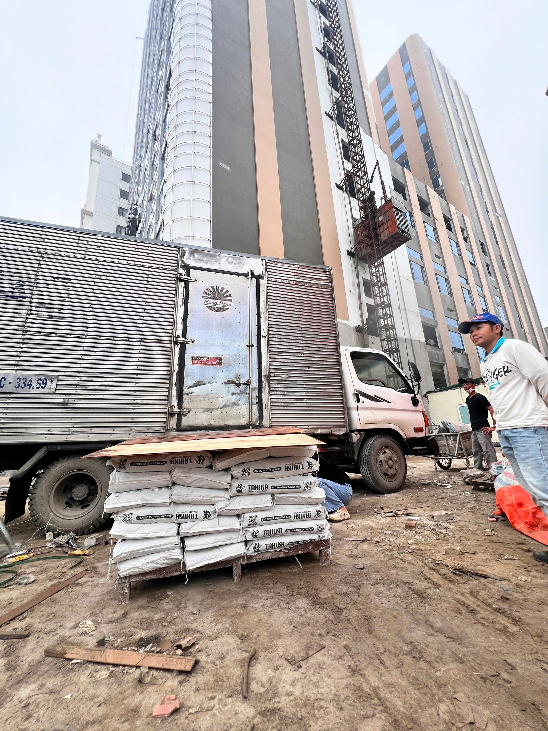 KEO DÁN GẠCH TAHIKA – ĐỘT PHÁ CÔNG NGHỆ chuẩn C2 VỚI ĐỘ BÁM DÍNH GẤP 4 LẦN HỒ VỮA TRUYỀN THỐNG