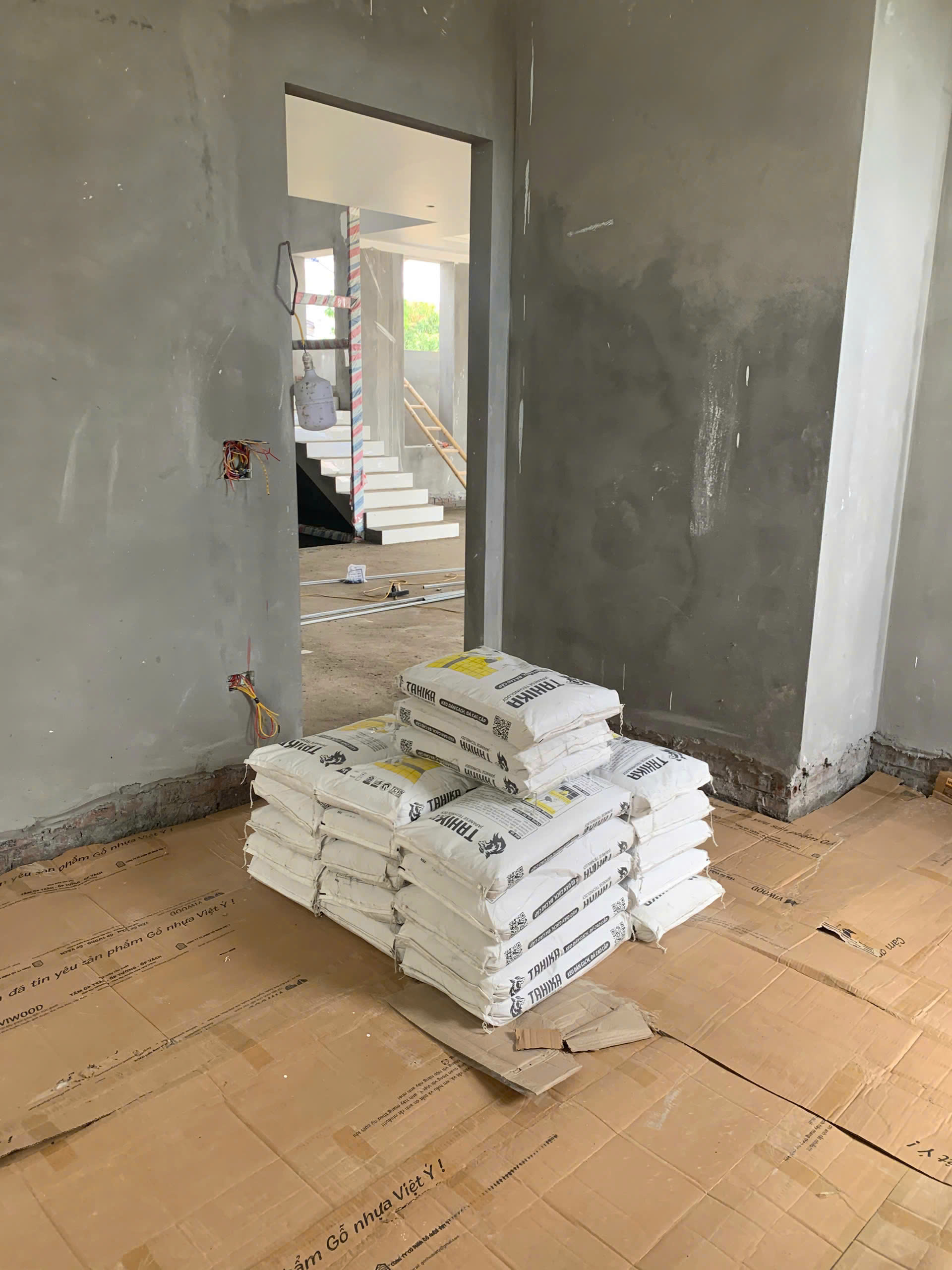 LÀM THẾ NÀO KEO DÁN GẠCH TAHIKA GIÚP TIẾT KIỆM CHI PHÍ VÀ TĂNG TUỔI THỌ CÔNG TRÌNH?