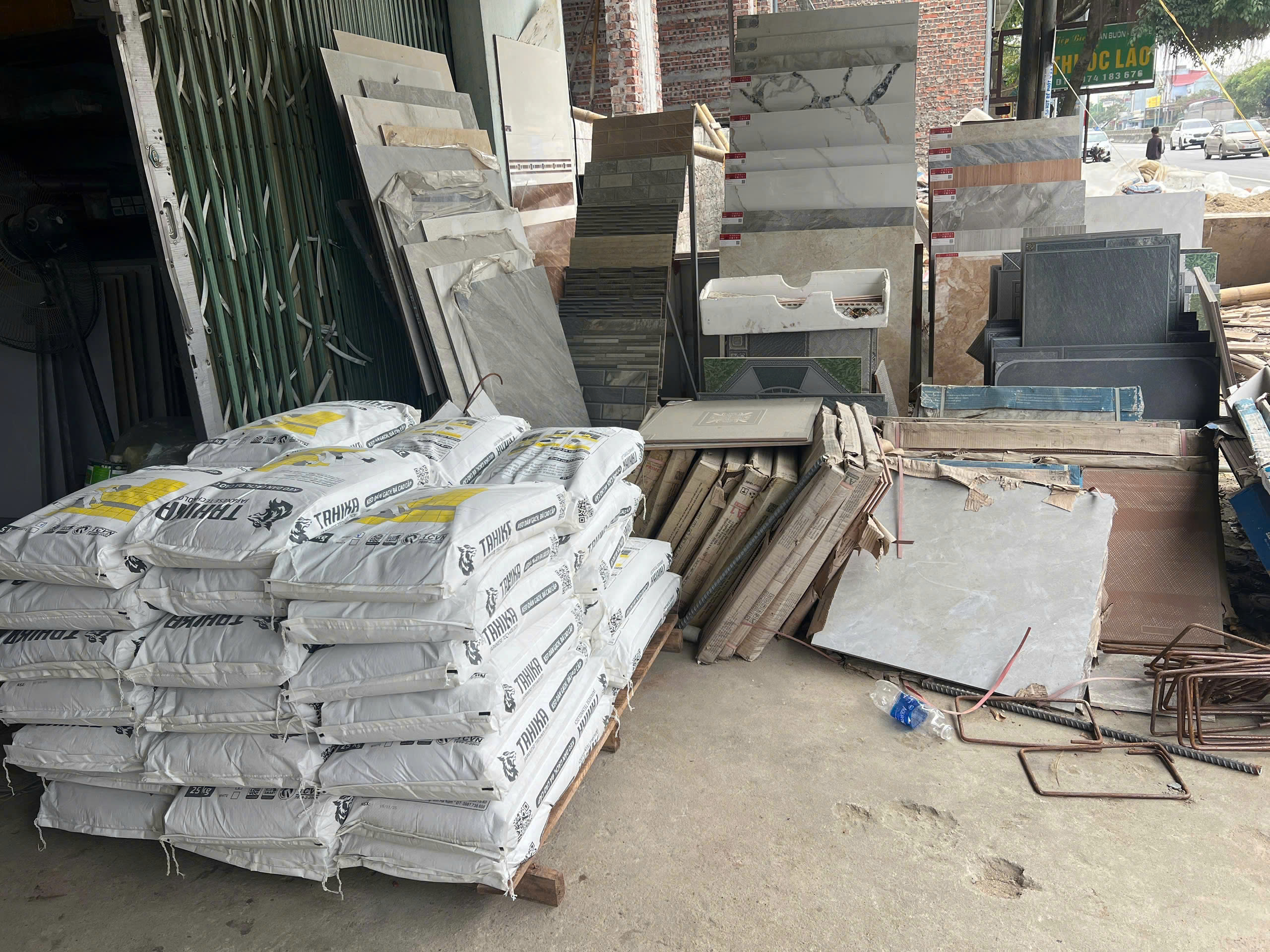 Tuyển Đại Lý Keo Dán Gạch Tahika: Ai Phù Hợp Để Hợp Tác?